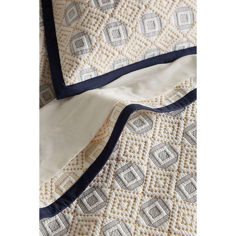 Diamond Stitch Quilt (1x) + Euro Sham (1x)